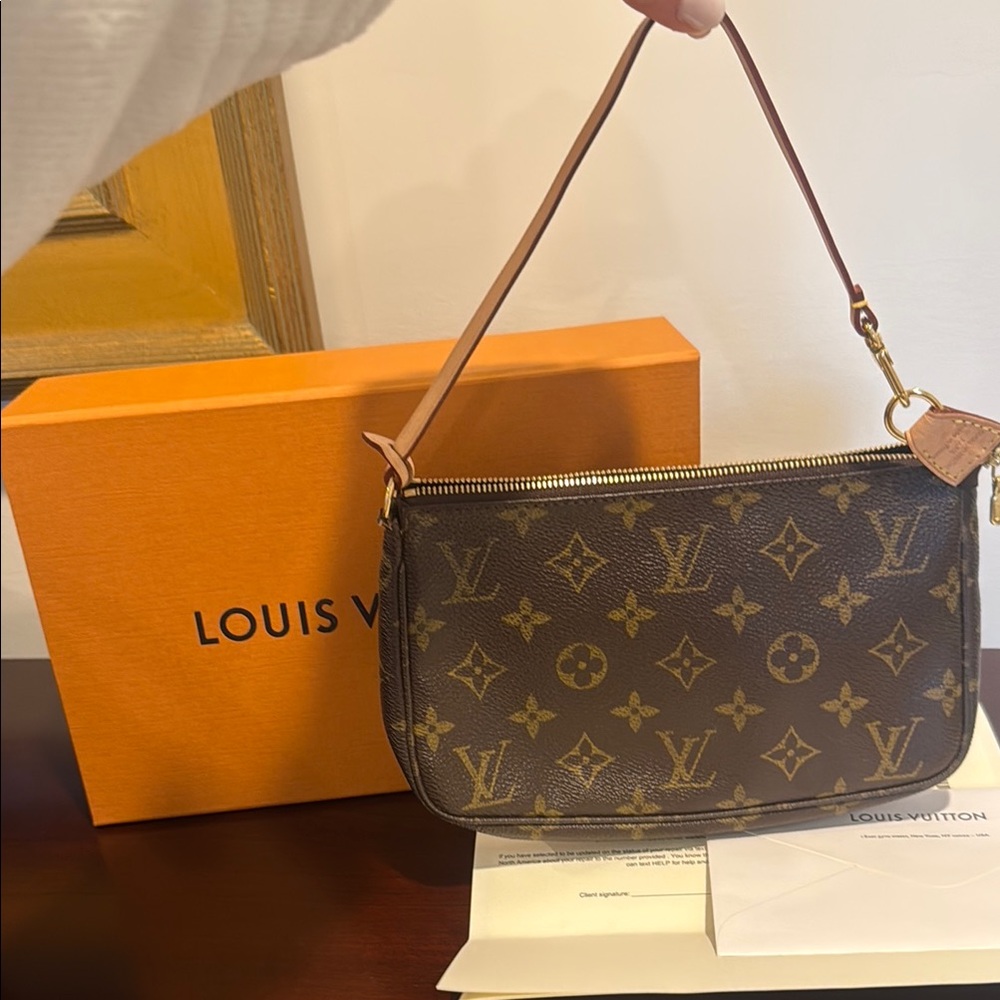 Authentic Louis Vuitton Brown Monogram Women's Bag Pochette